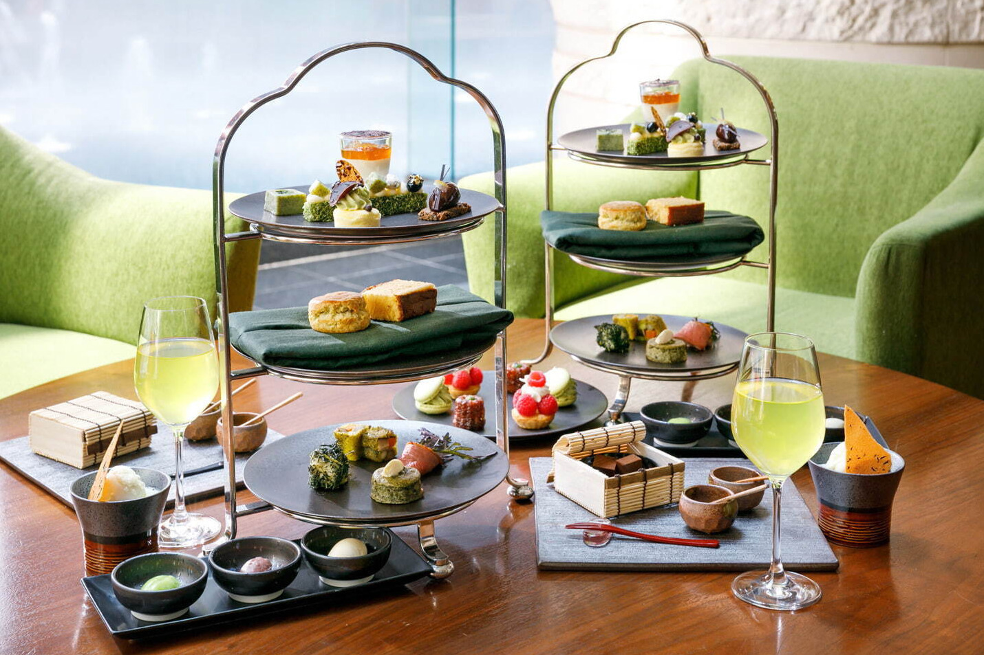 グランド ハイアット 福岡「八女茶アフタヌーンティー」、“極上煎茶”使用のショコラ＆パンケーキ