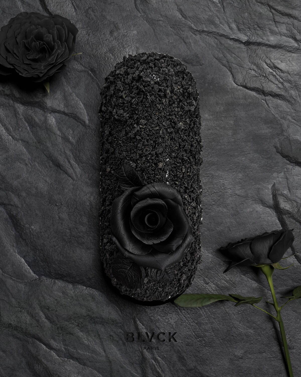 “漆黒の花壇”イメージのケーキなど、仏ブランド「ブラックパリ」の真っ黒スイーツ再び｜写真1