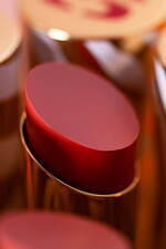 シスレー23年夏コスメ、“ゼブラストライプ柄”のシアーリップ＆高発色なアイカラーペンシル｜写真11