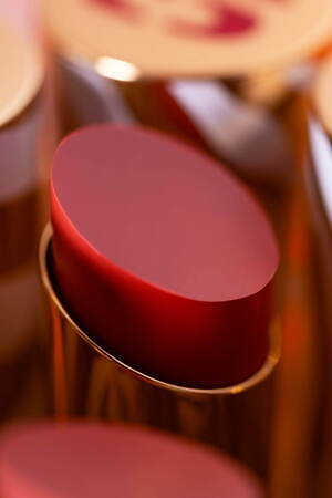 シスレー23年夏コスメ、“ゼブラストライプ柄”のシアーリップ＆高発色なアイカラーペンシル｜写真11