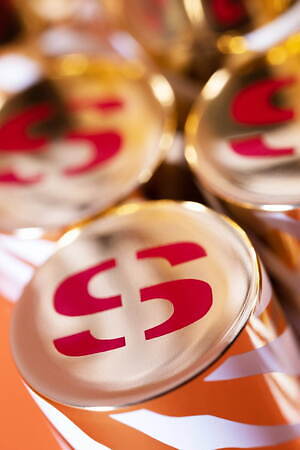 シスレー23年夏コスメ、“ゼブラストライプ柄”のシアーリップ＆高発色なアイカラーペンシル｜写真8