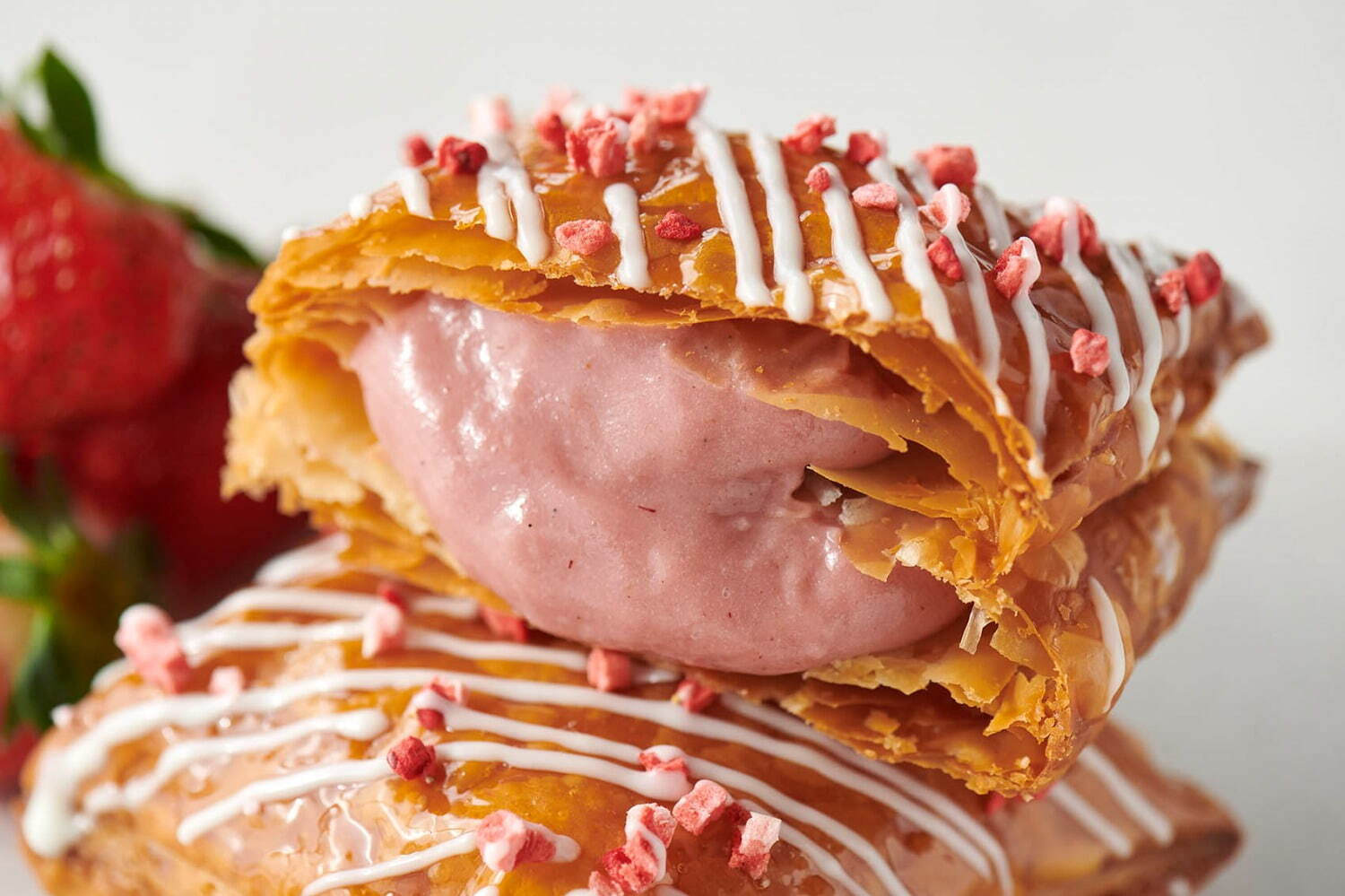 リンゴ「できたてミルフィーユ〔ストロベリー〕」