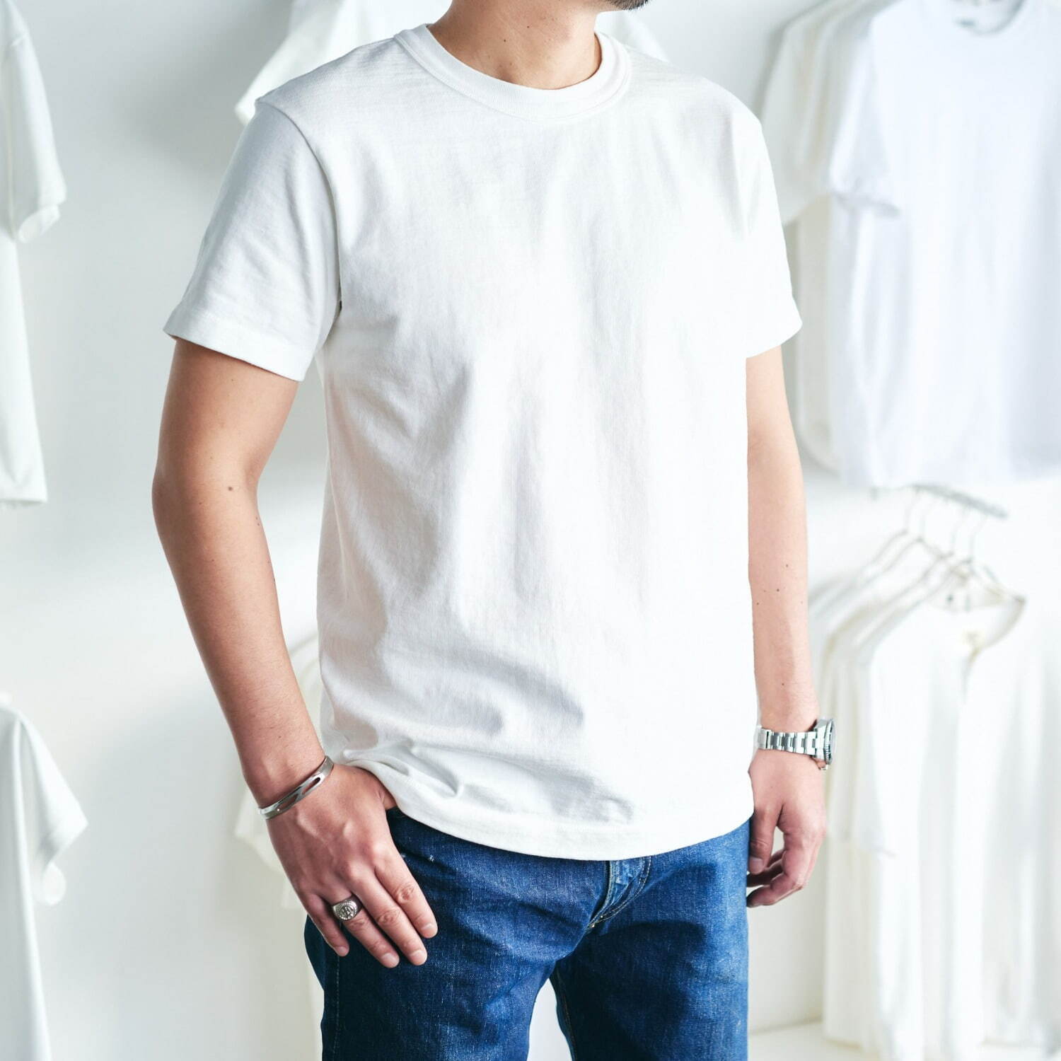白Tシャツ専門店「#FFFFFFT」初のオリジナル、デニムに合わせる究極の 白Tシャツ専門店「#FFFFFFT」初のオリジナル、デニムに合わせる究極の