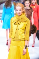 ユキ トリヰ インターナショナル　2014-15年秋冬 コレクション - ポップに魅せるクラシック｜写真3