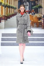 ユキ トリヰ インターナショナル　2014-15年秋冬 コレクション - ポップに魅せるクラシック｜写真8