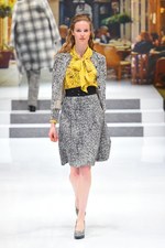 ユキ トリヰ インターナショナル　2014-15年秋冬 コレクション - ポップに魅せるクラシック｜写真13