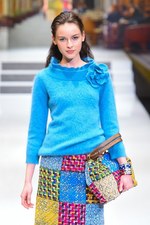 ユキ トリヰ インターナショナル　2014-15年秋冬 コレクション - ポップに魅せるクラシック｜写真17