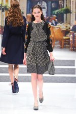 ユキ トリヰ インターナショナル　2014-15年秋冬 コレクション - ポップに魅せるクラシック｜写真34