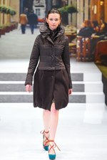 ユキ トリヰ インターナショナル　2014-15年秋冬 コレクション - ポップに魅せるクラシック｜写真53