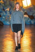 ミキオサカベ 2023年秋冬コレクション - うつむく形式性｜写真2