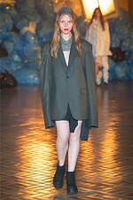 ミキオサカベ 2023年秋冬コレクション - うつむく形式性｜写真8