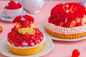 ラ・メゾン アンソレイユターブル母の日限定タルト、“カーネーション×苺”の真っ赤なブーケ風