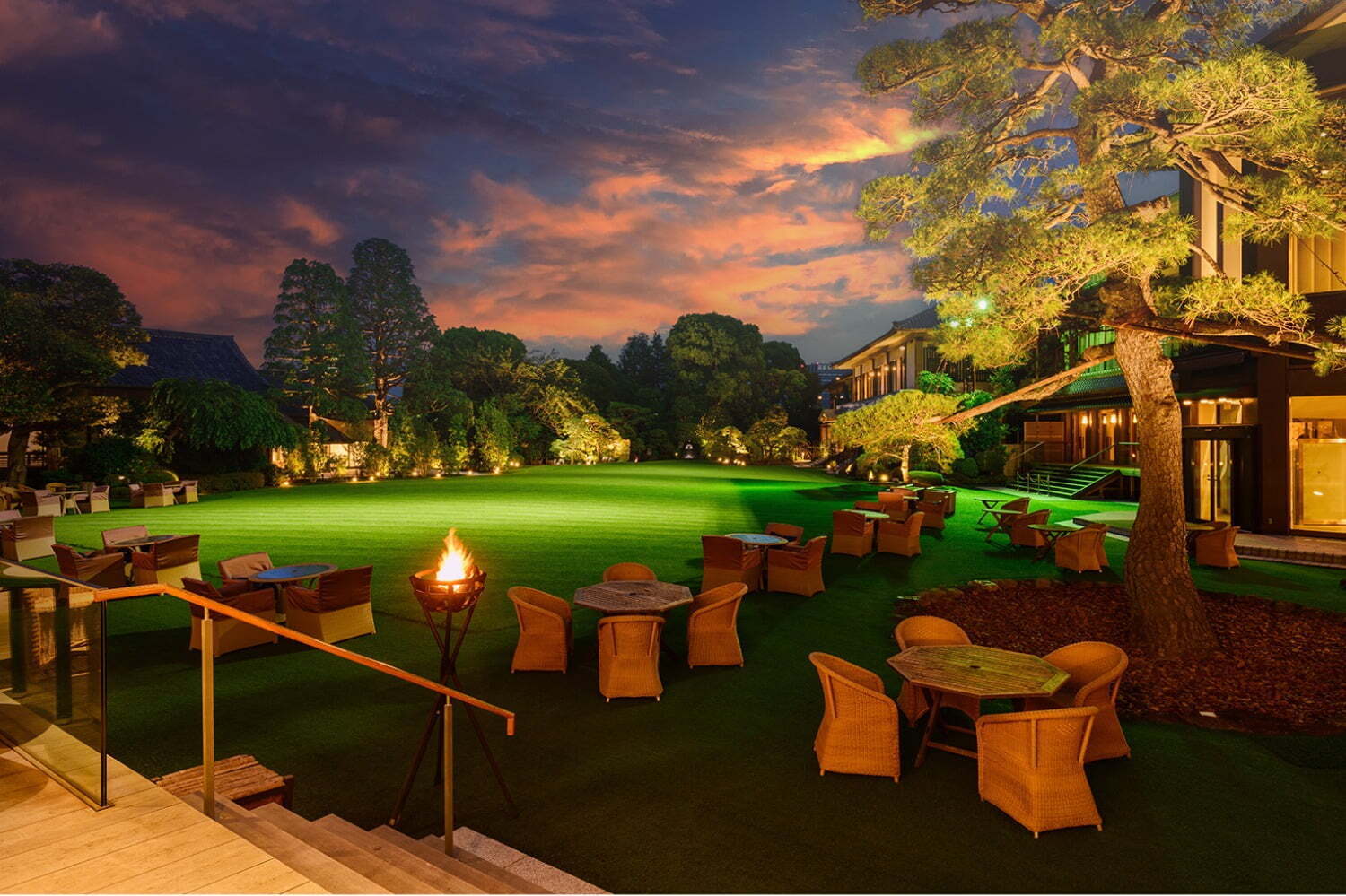 庭園｜明治記念館「ビアテラス鶺鴒」広大な空＆緑広がる庭園で楽しむ“非日常”ディナーメニュー