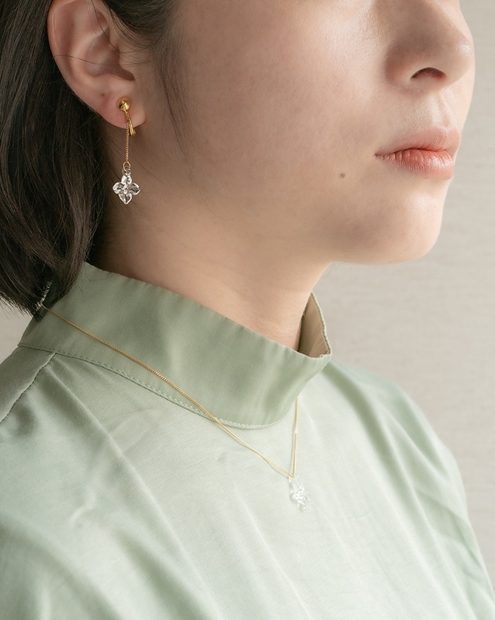 ガラスメーカー「ハリオ」“ライラックの花”の限定アクセサリー 
