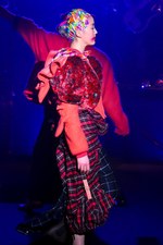 ノゾミイシグロ オートクチュール 2014-15年秋冬コレクション 渋さ知らズとコラボでショー｜写真11