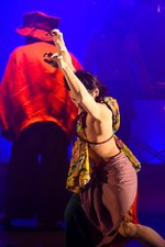 ノゾミイシグロ オートクチュール 2014-15年秋冬コレクション 渋さ知らズとコラボでショー｜写真39