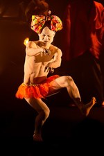 ノゾミイシグロ オートクチュール 2014-15年秋冬コレクション 渋さ知らズとコラボでショー｜写真44