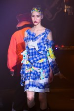 ノゾミイシグロ オートクチュール 2014-15年秋冬コレクション 渋さ知らズとコラボでショー｜写真59