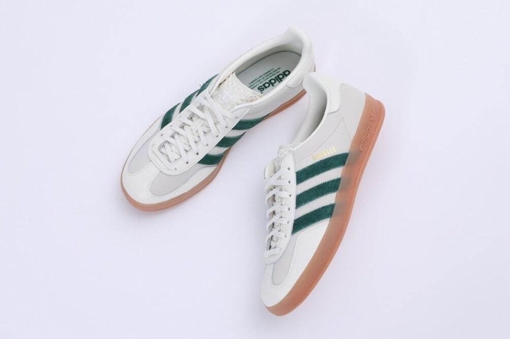 アディダス オリジナルスのスニーカー「スタンスミス」ベージュ