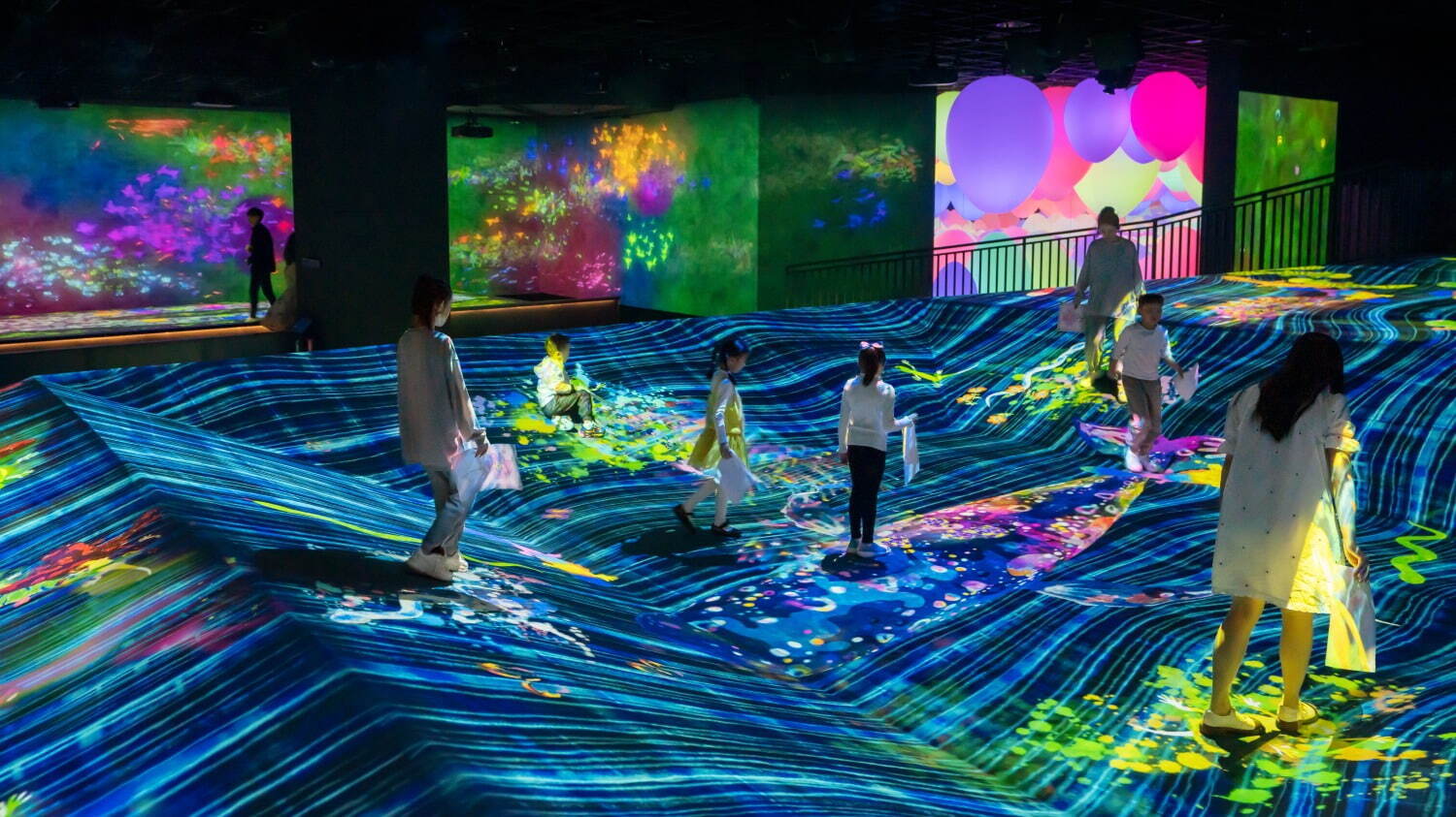 デジタルアート展「チームラボ 学ぶ！未来の遊園地と、花と共に生きる動物たち」札幌芸術の森美術館で｜写真6