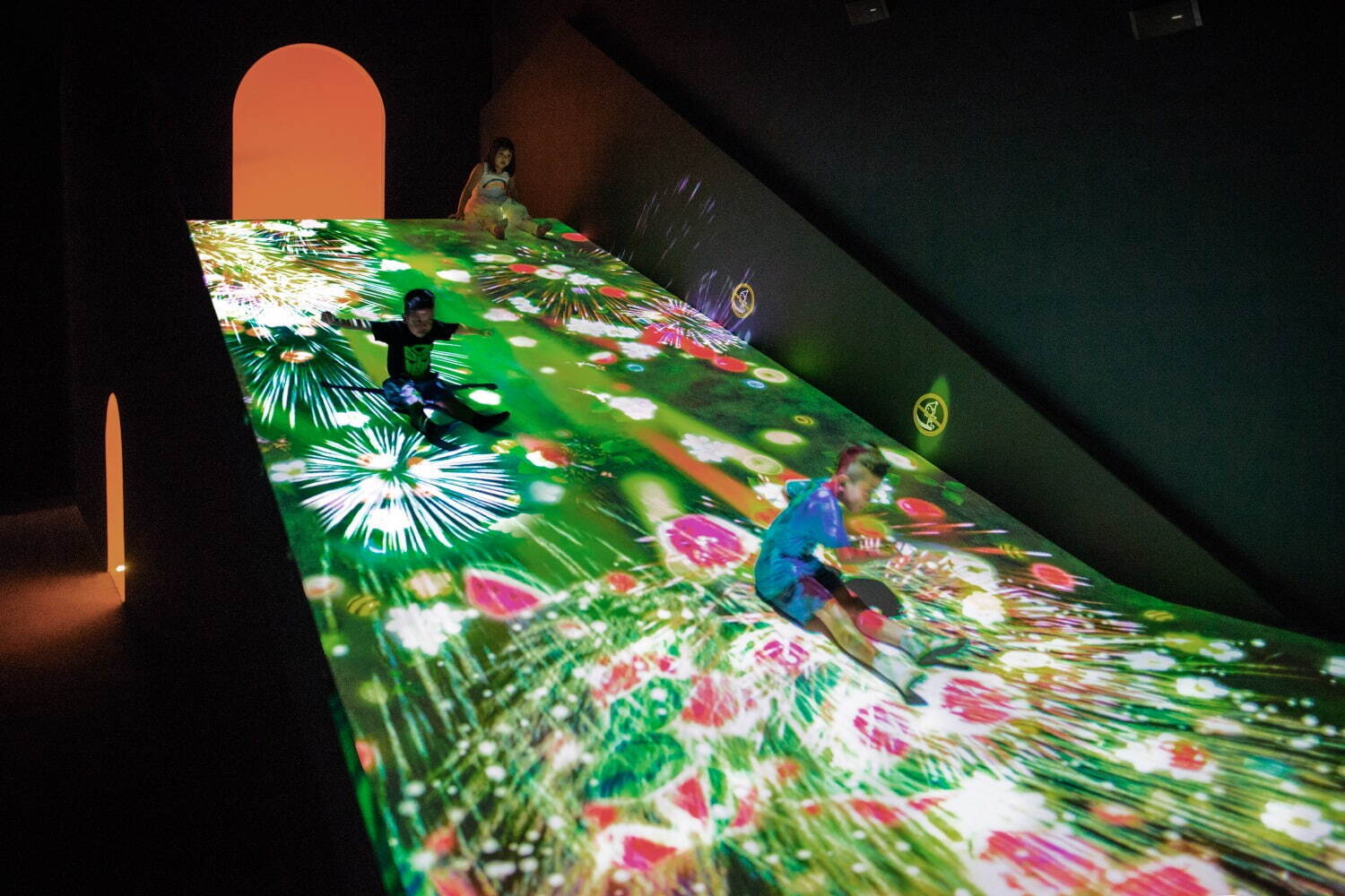 デジタルアート展「チームラボ 学ぶ！未来の遊園地と、花と共に生きる動物たち」札幌芸術の森美術館で｜写真32