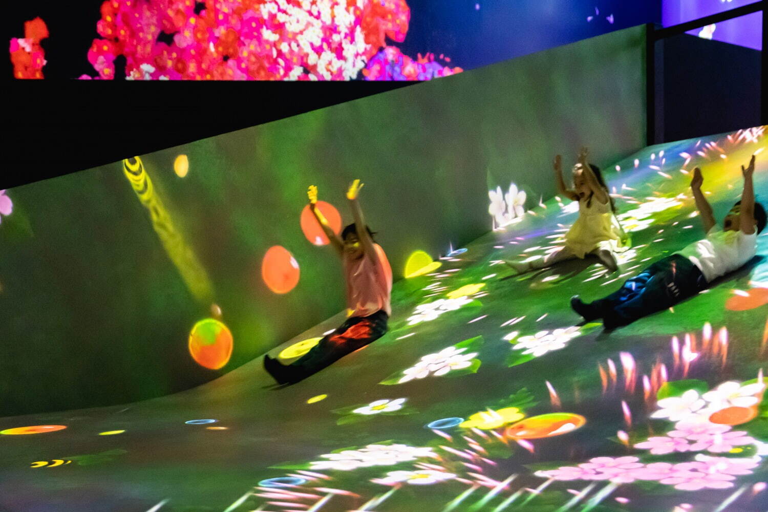 デジタルアート展「チームラボ 学ぶ！未来の遊園地と、花と共に生きる動物たち」札幌芸術の森美術館で｜写真29