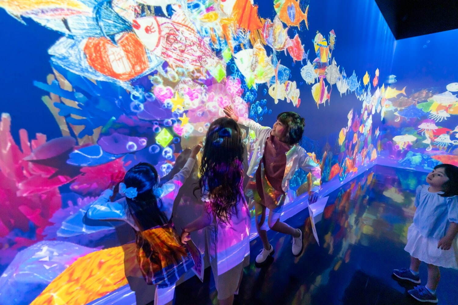 デジタルアート展「チームラボ 学ぶ！未来の遊園地と、花と共に生きる動物たち」札幌芸術の森美術館で｜写真15