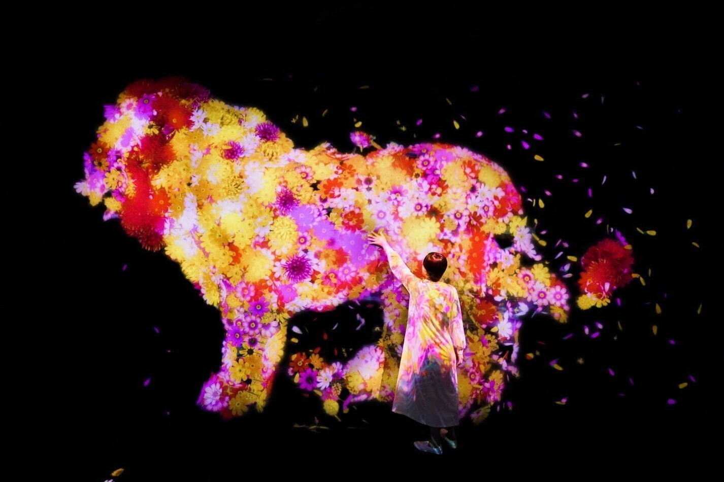 デジタルアート展「チームラボ 学ぶ！未来の遊園地と、花と共に生きる動物たち」札幌芸術の森美術館で