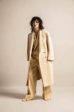 ローブス＆コンフェクションズ 2023年秋冬ウィメンズコレクション、心地良いテーラードスタイル｜写真1