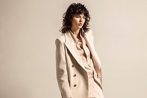 ローブス＆コンフェクションズ 2023年秋冬ウィメンズコレクション、心地良いテーラードスタイル