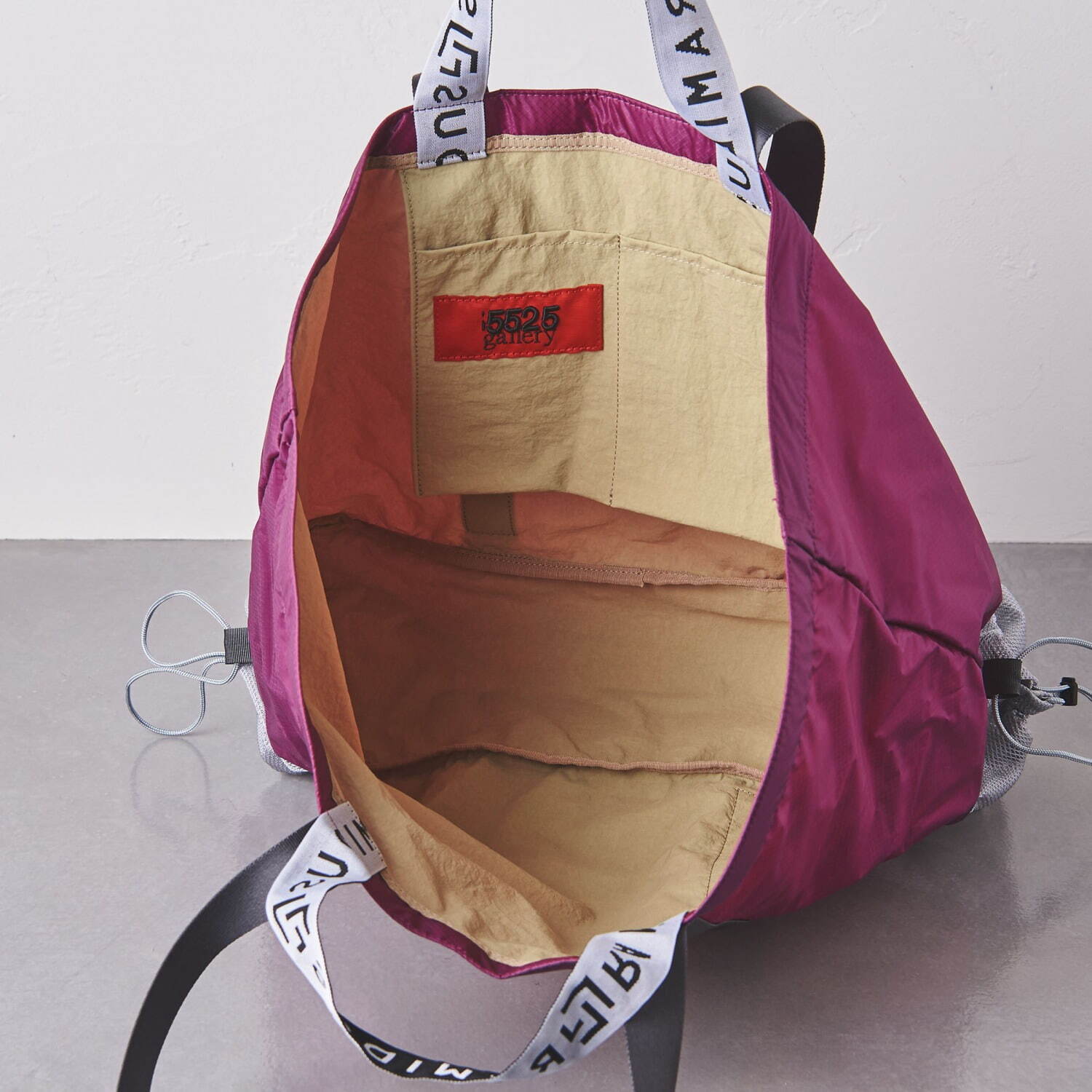 トゥー ユナイテッドアローズの新作“底にヨガマット収納可能な”バッグ、ラミダスとコラボ｜写真5