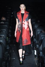 アライサラ 2014-15年秋冬コレクション - 伝統と現代技術で魅せる儚さの中にある強さ｜写真1