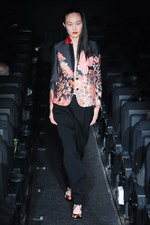 アライサラ 2014-15年秋冬コレクション - 伝統と現代技術で魅せる儚さの中にある強さ｜写真10