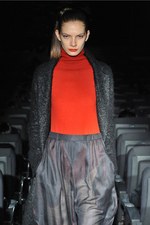 アライサラ 2014-15年秋冬コレクション - 伝統と現代技術で魅せる儚さの中にある強さ｜写真20