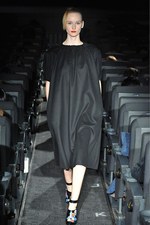 アライサラ 2014-15年秋冬コレクション - 伝統と現代技術で魅せる儚さの中にある強さ｜写真25