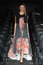 アライサラ 2014-15年秋冬コレクション - 伝統と現代技術で魅せる儚さの中にある強さ｜写真27