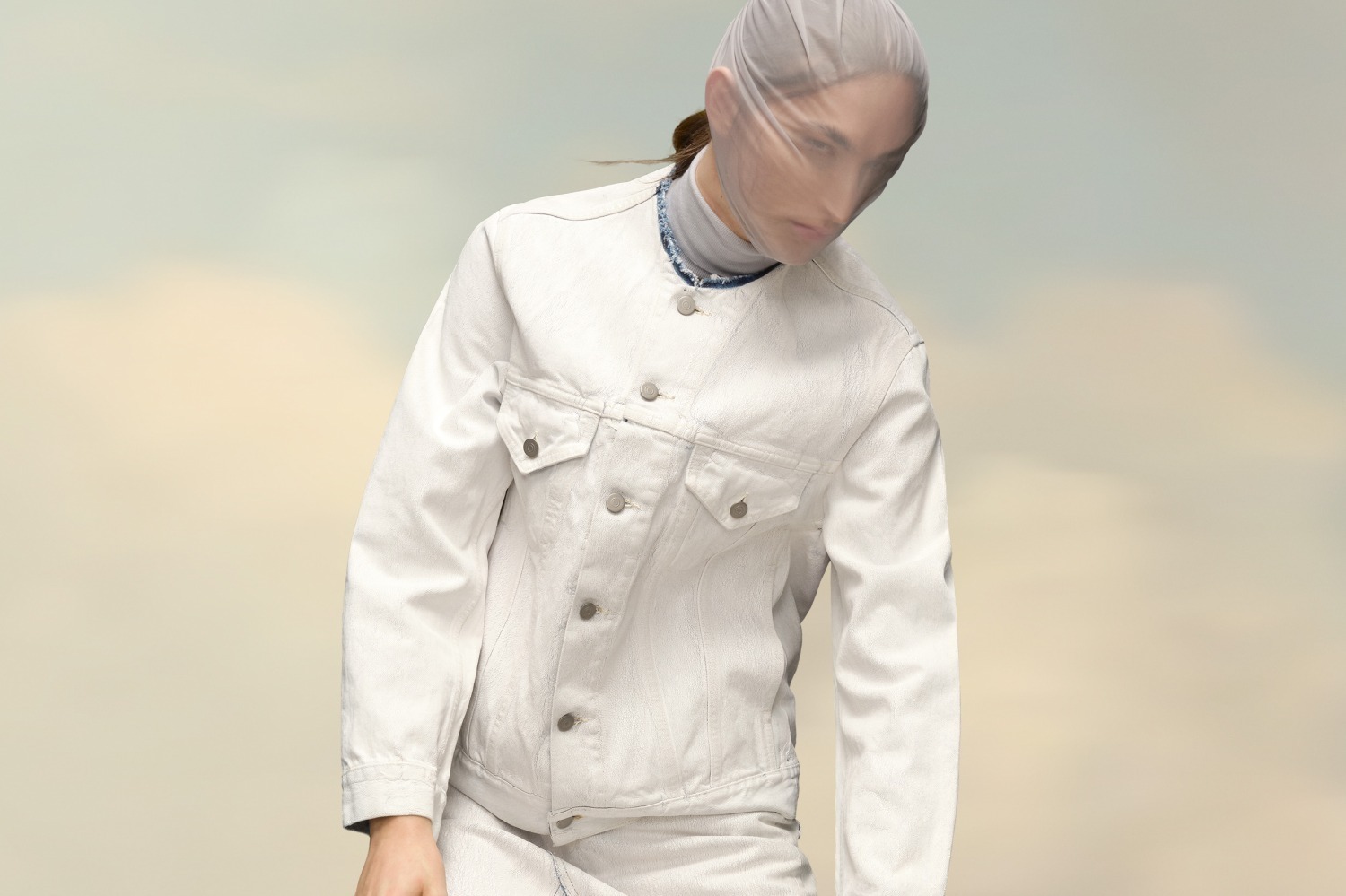 メゾン マルジェラ“白”にフォーカスした限定コレクション、復刻ウェア＆白ペイントの「タビ」ブーツ