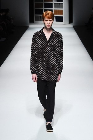 ファクトタム / ファクトタム ファム 2014-15年秋冬コレクション - アンデルセンと夜の夢｜写真1