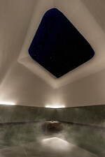 星野リゾートの温泉旅館「界 奥飛騨」開業、露天風呂付き客室＆湯けむり楽しむテラスや中庭｜写真4