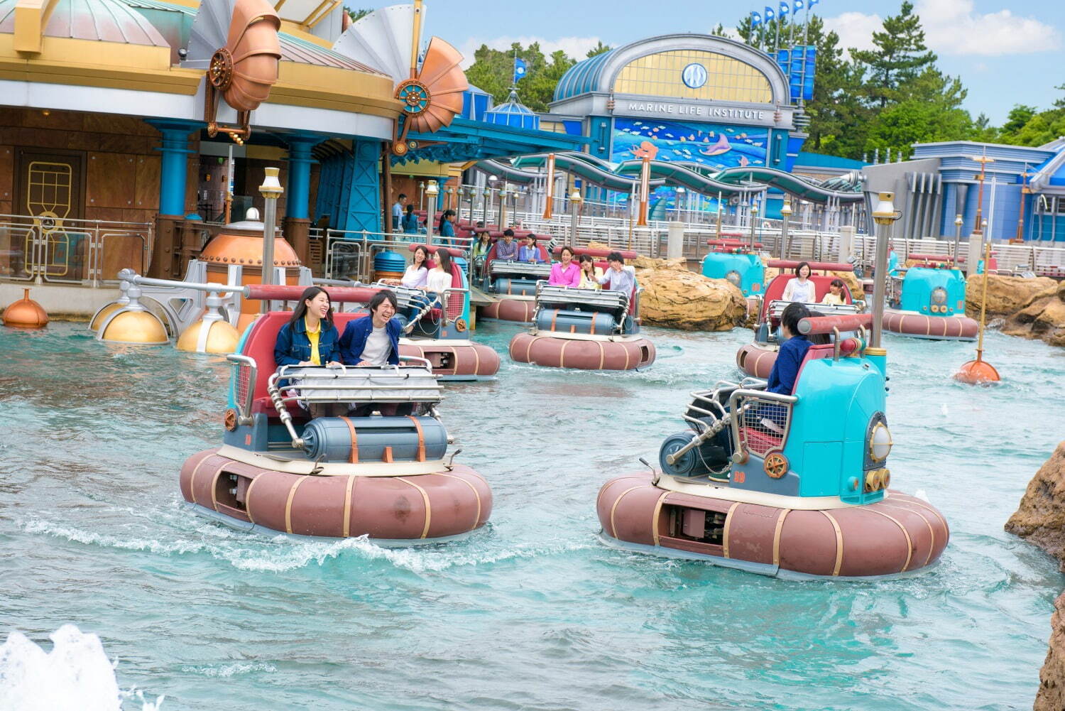 東京ディズニーランド＆シーの23年夏イベント、ベイマックスの“びしょ濡れ”散水プログラムなど｜写真5