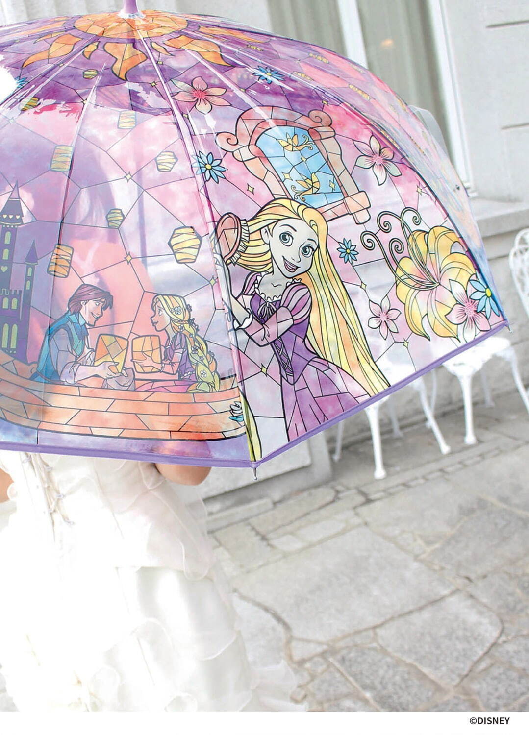 ディズニープリンセスの“ステンドグラス風”ビニール傘、『塔の上のラプンツェル』『アナと雪の女王』など ファッションプレス