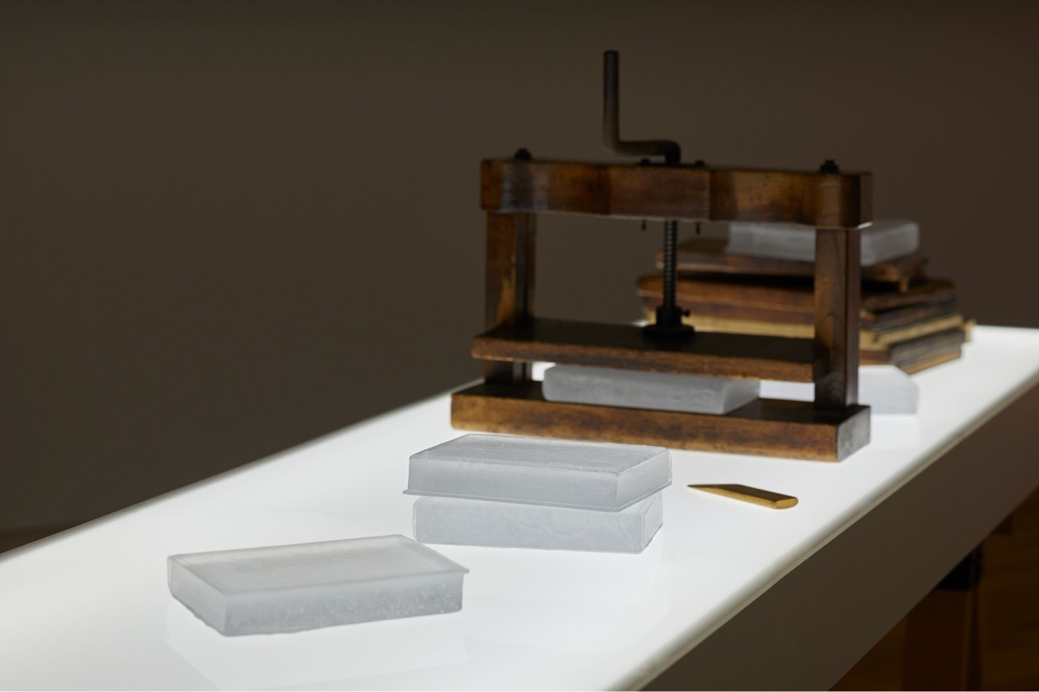 宮永愛子の個展が富山市ガラス美術館で - “ガラス”をひもとく最新作や代表作を公開