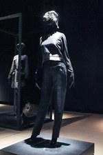 アンベル 2014-15年秋冬コレクション - 抽象画家 アド・ラインハートの“黒”に魅せられて｜写真15