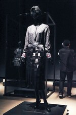 アンベル 2014-15年秋冬コレクション - 抽象画家 アド・ラインハートの“黒”に魅せられて｜写真17