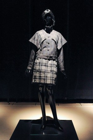 アンベル 2014-15年秋冬コレクション - 抽象画家 アド・ラインハートの“黒”に魅せられて|写真4