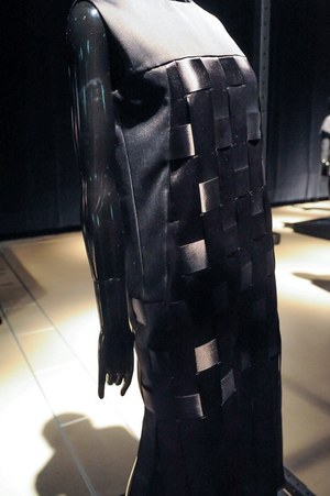 アンベル 2014-15年秋冬コレクション - 抽象画家 アド・ラインハートの“黒”に魅せられて|写真7