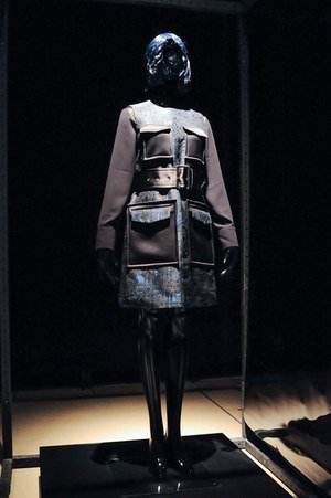 アンベル 2014-15年秋冬コレクション - 抽象画家 アド・ラインハートの“黒”に魅せられて|写真9