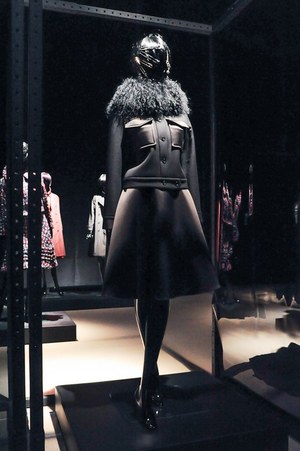 アンベル 2014-15年秋冬コレクション - 抽象画家 アド・ラインハートの“黒”に魅せられて|写真12