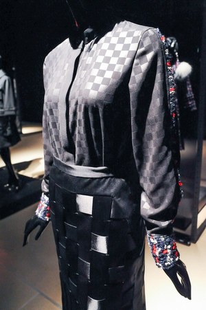 アンベル 2014-15年秋冬コレクション - 抽象画家 アド・ラインハートの“黒”に魅せられて|写真18