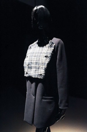 アンベル 2014-15年秋冬コレクション - 抽象画家 アド・ラインハートの“黒”に魅せられて|写真21